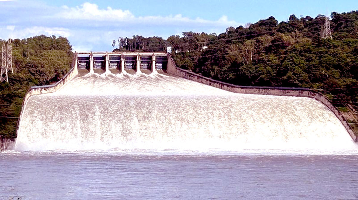 Water level in Pong Dam crosses 1395 feet.